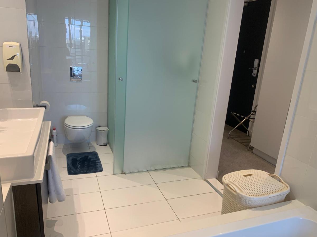 Sandton Skye Stylish Free Wifi & Gym Apartment *