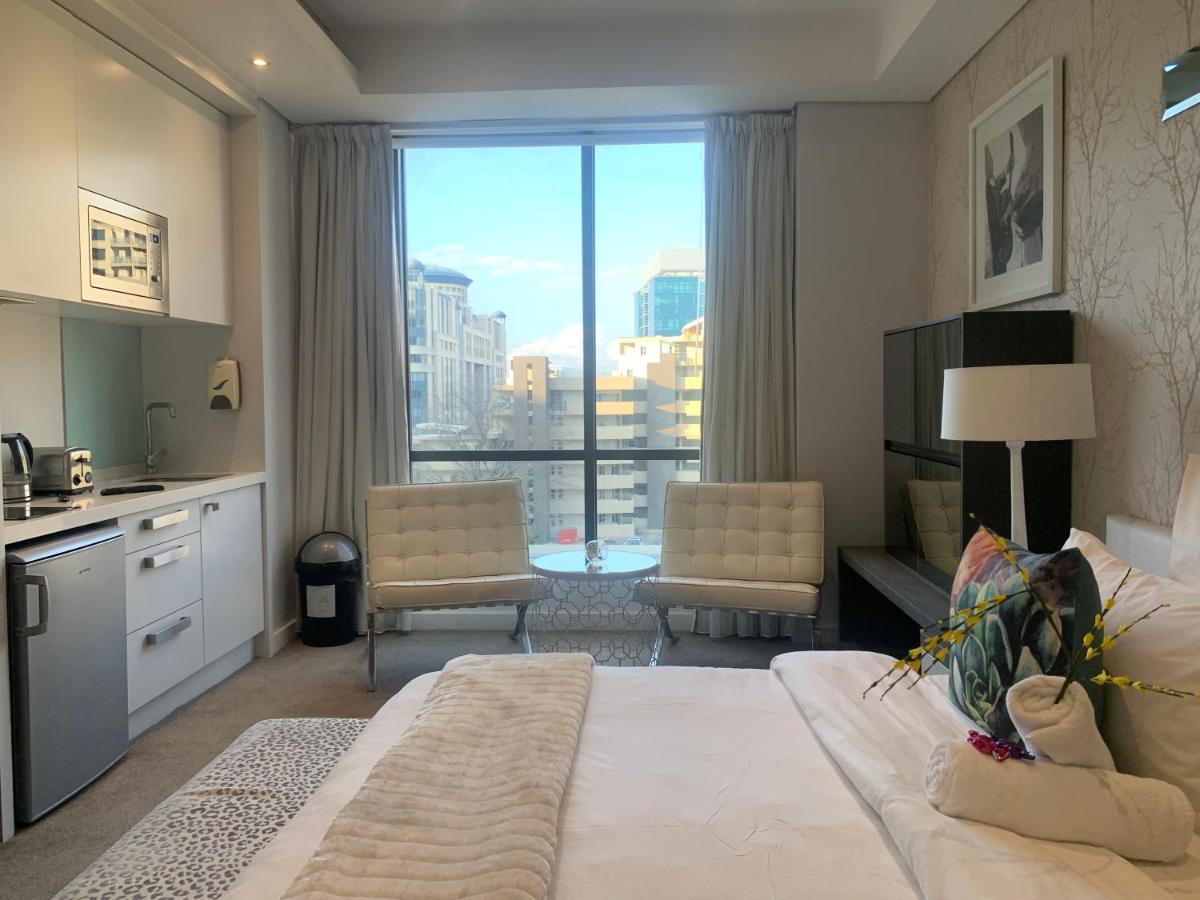 Apartment Sandton Skye Stylish Free Wifi & Gym
