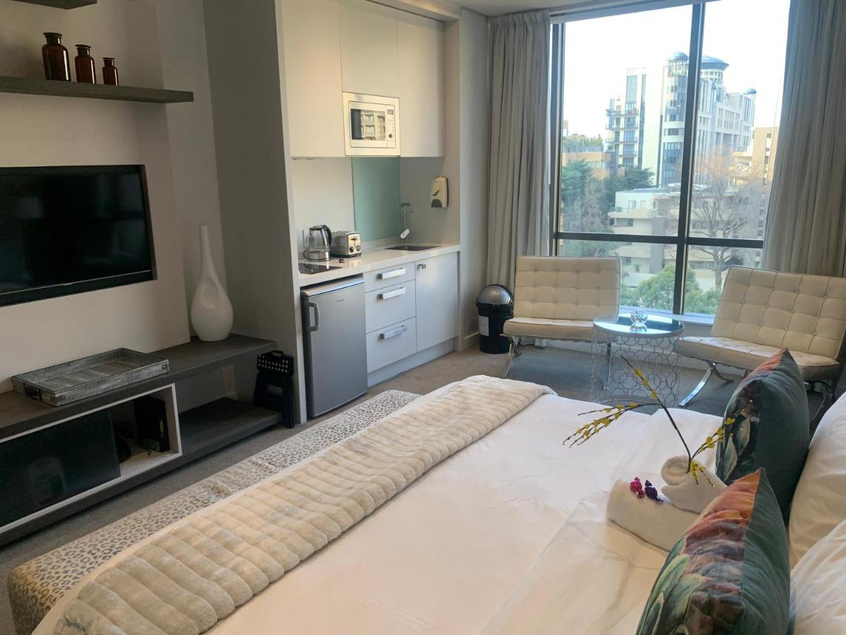 Apartment Sandton Skye Stylish Free Wifi & Gym Johannesburg