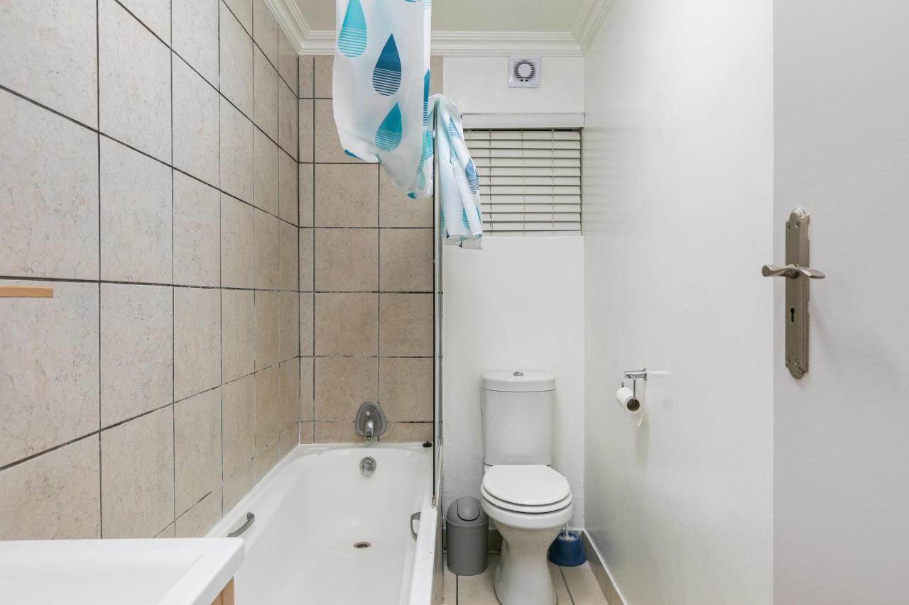 Rad Stays 28 Madison Palms Apartment