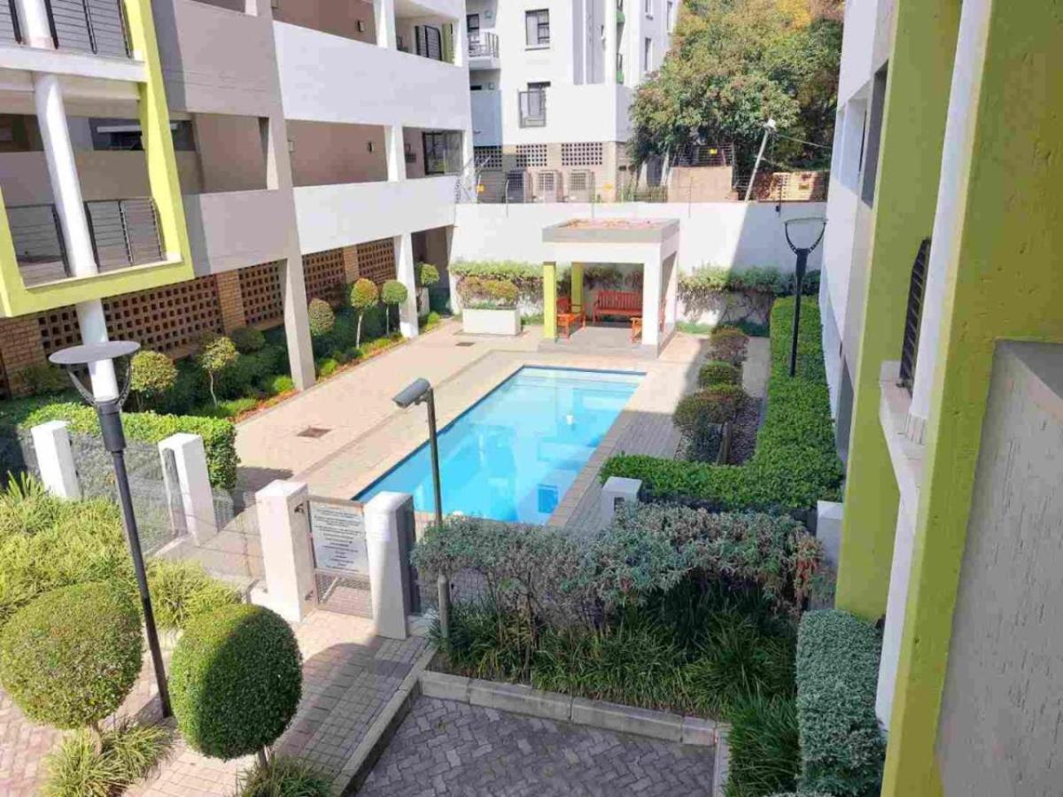 Stunning, Modern 1 Bedroom Sandton Apartment