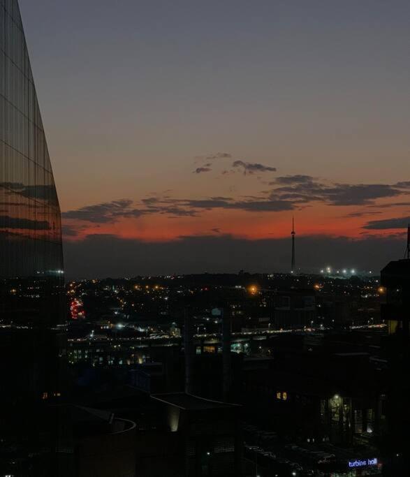 Cosy Serene In Newtown With Wifi Apartment *