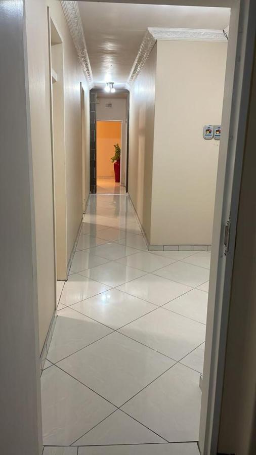 76 Darwin Johannesburg