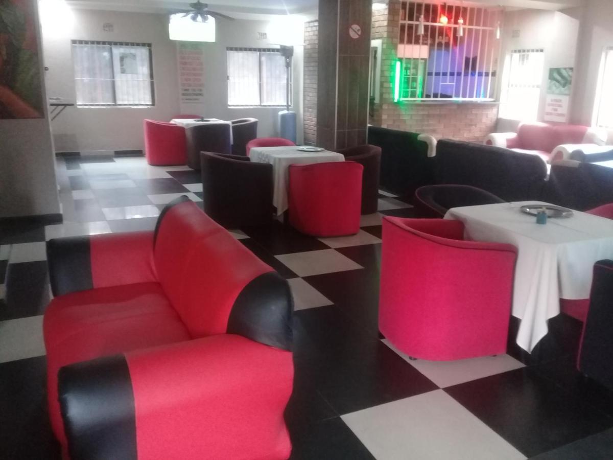 Acomodação com café da manhã  Miraton Eastgate Suites Joanesburgo