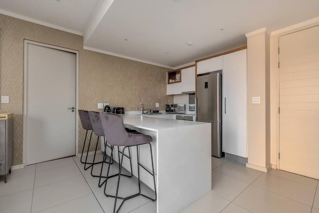 Apartment In Sandton, Masinginta Towers Johannesburg