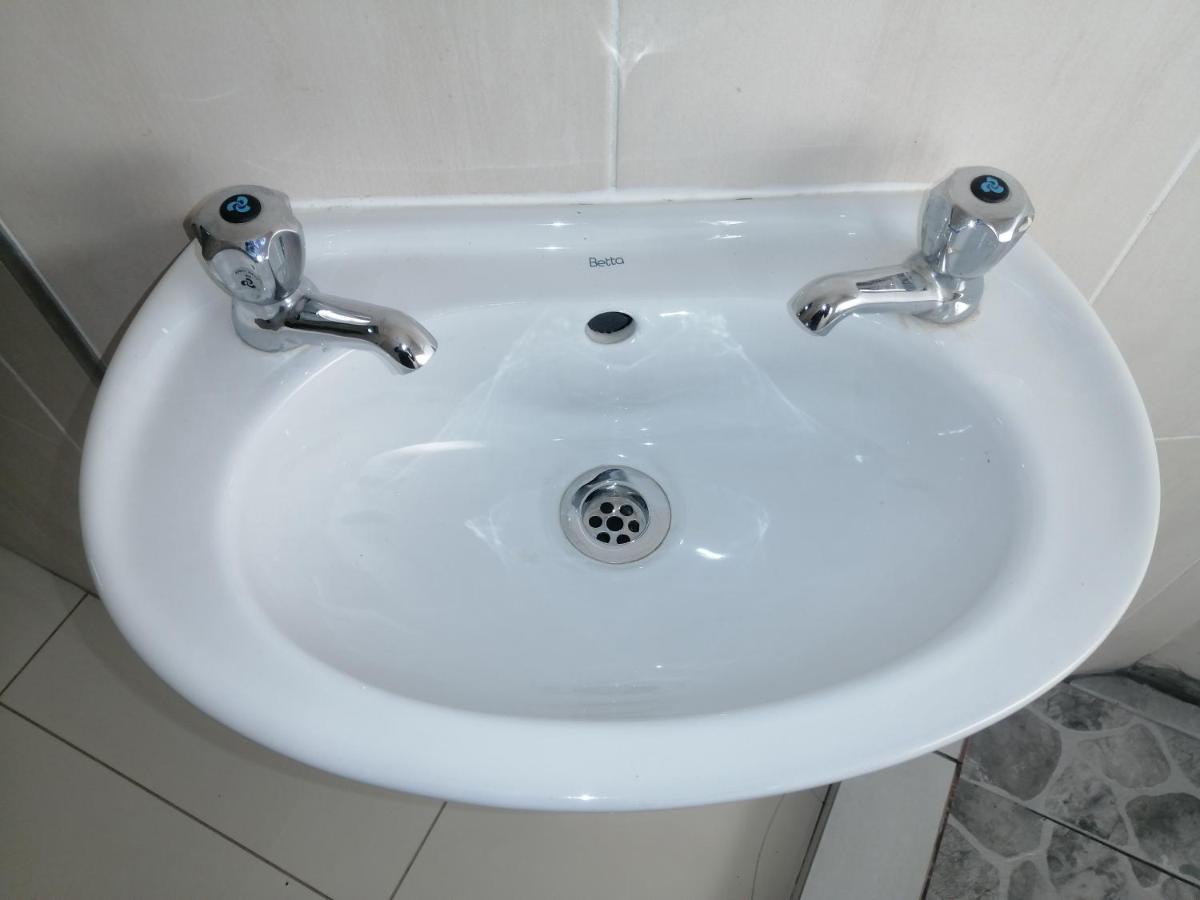 Hisandhers Guest house *