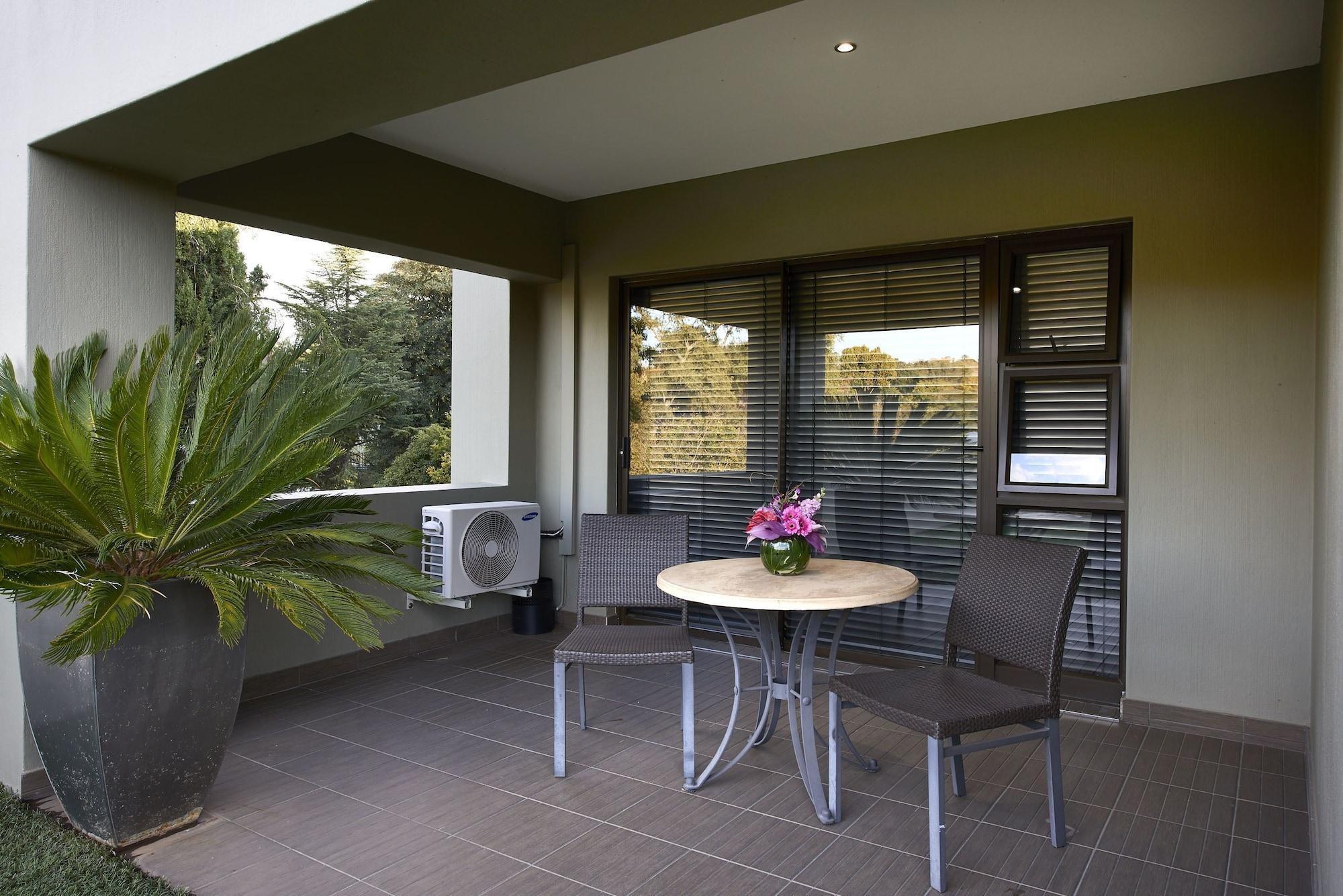 Dynasty Forest Sandown Self Catering 4*