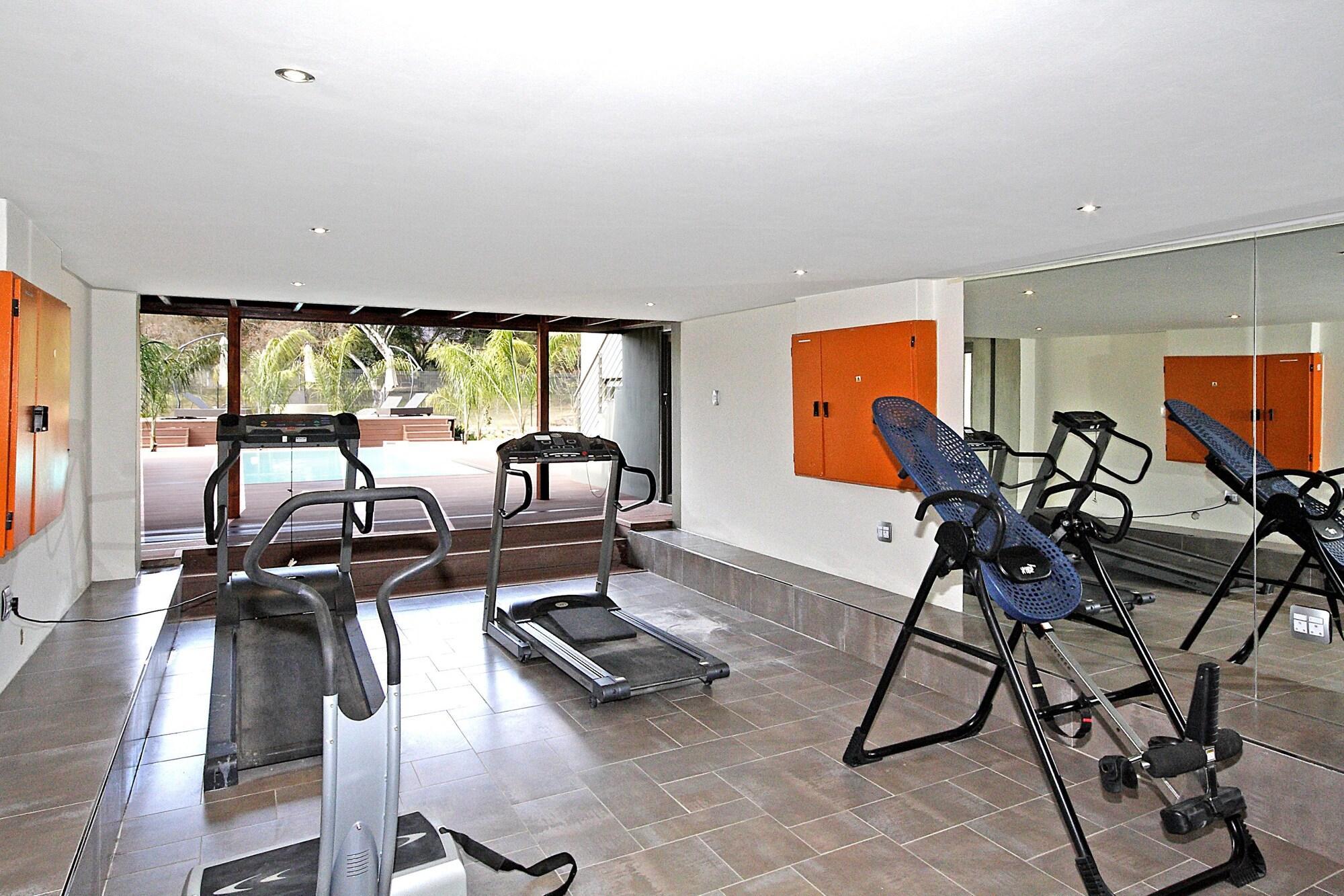 Dynasty Forest Sandown Self Catering Hotel 4*