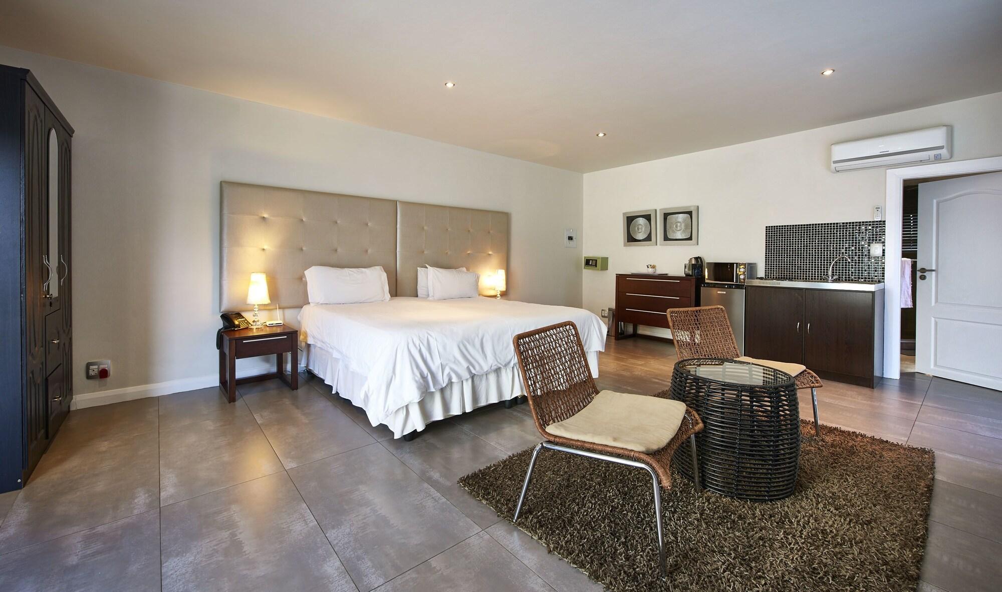 Dynasty Forest Sandown Self Catering 4*