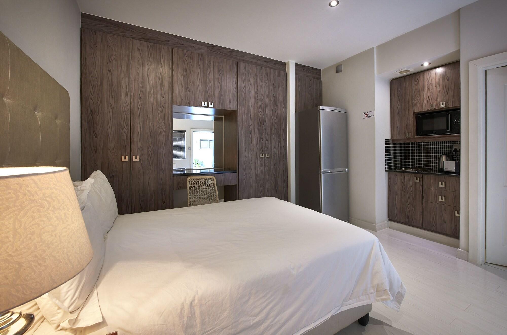 Dynasty Forest Sandown Self Catering 4* Johannesburg