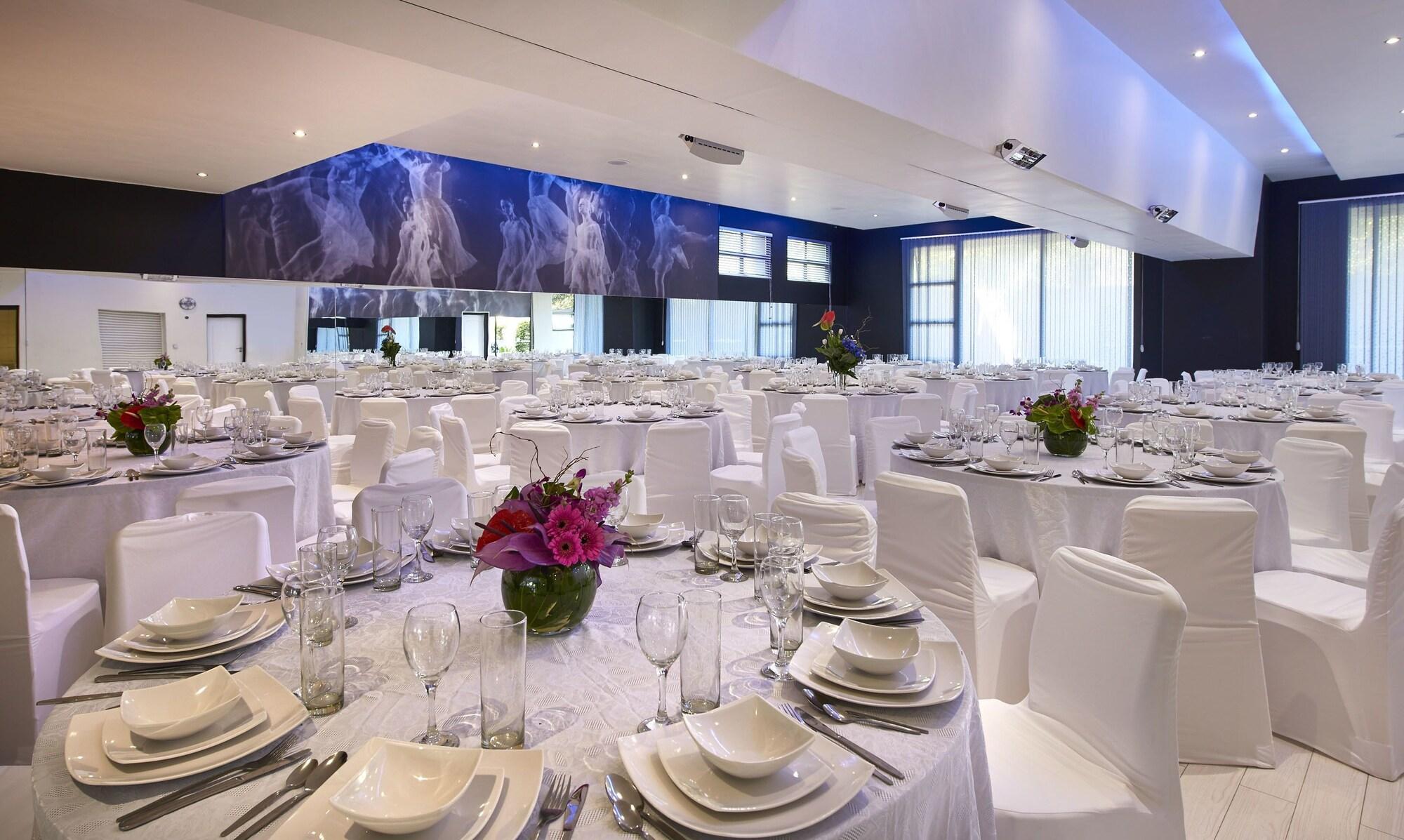Dynasty Forest Sandown Self Catering Hotel 4*