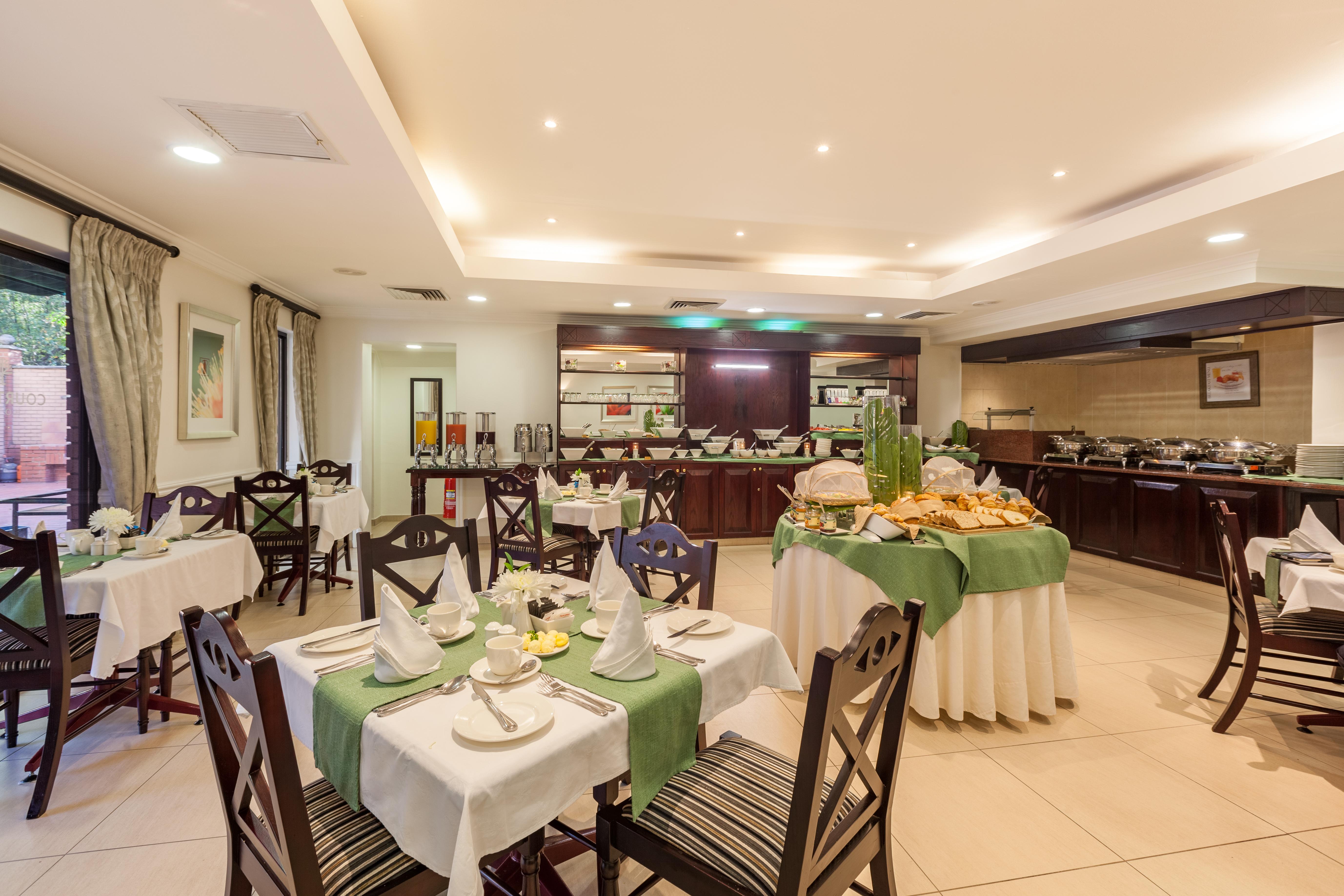 Courtyard Rosebank Hotel Johannesburg