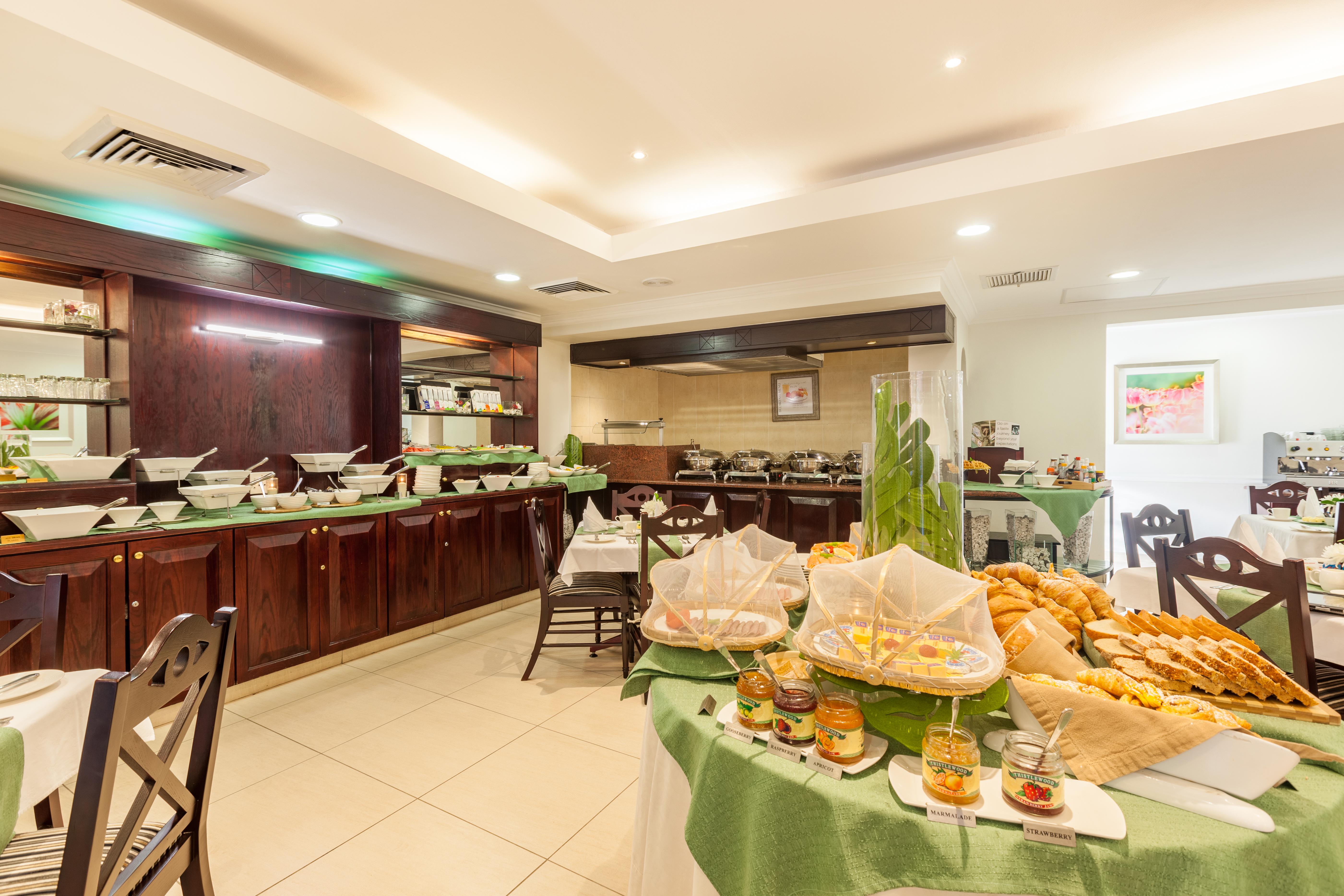 Hotel Courtyard Rosebank 4*