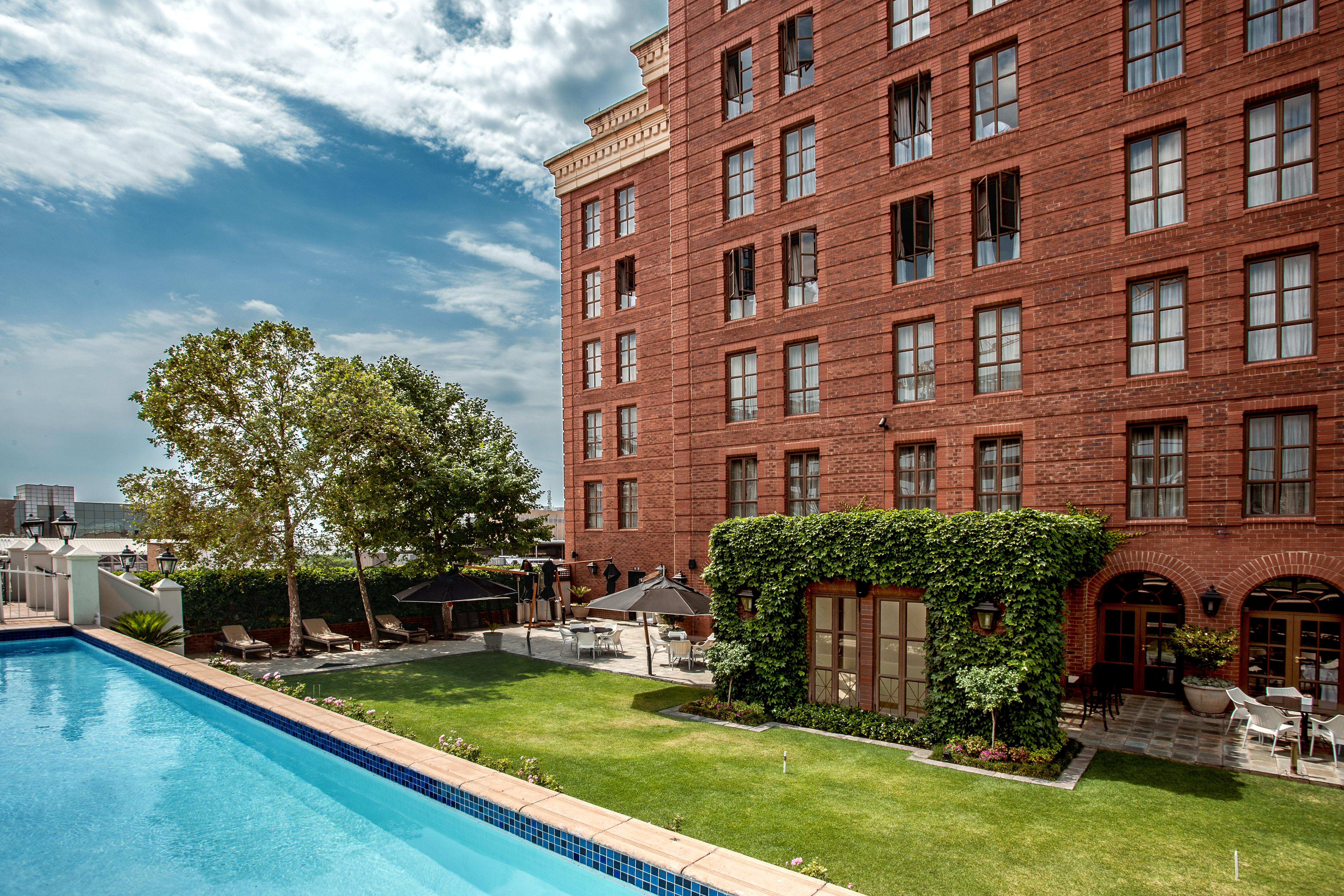 54 On Bath, Rosebank 5*