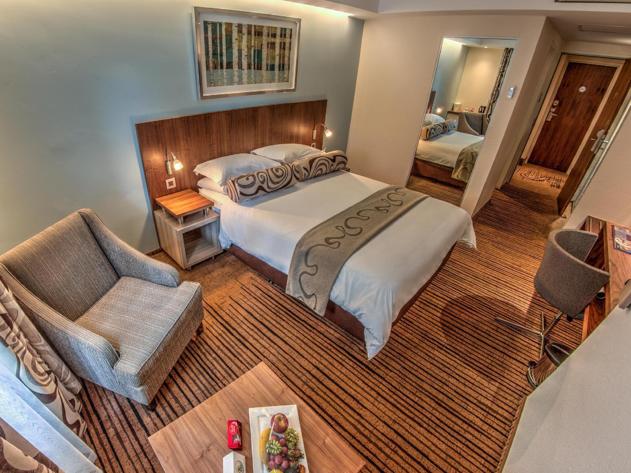 Bryanston Hotel