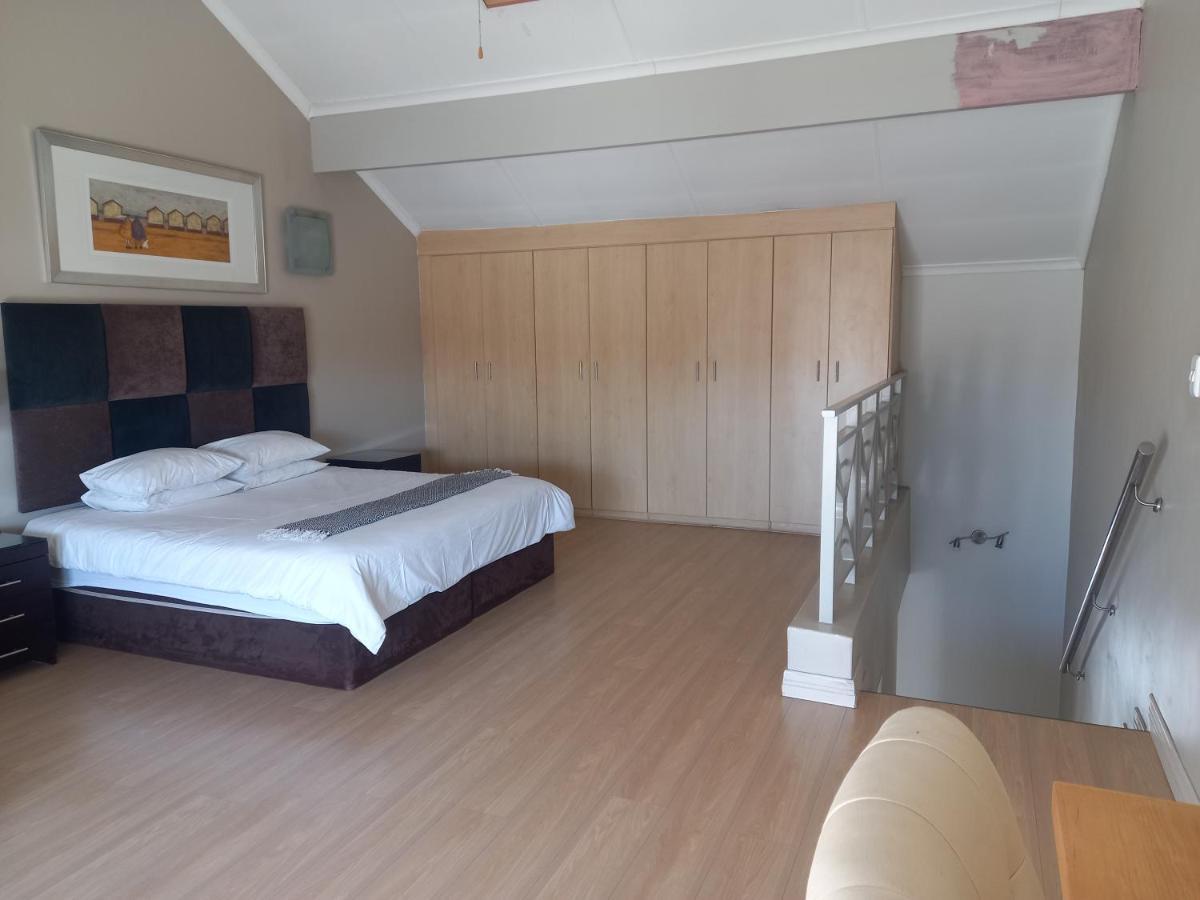 Mount Royal 31 - Large 1 Bed With Balcony * Johannesburg