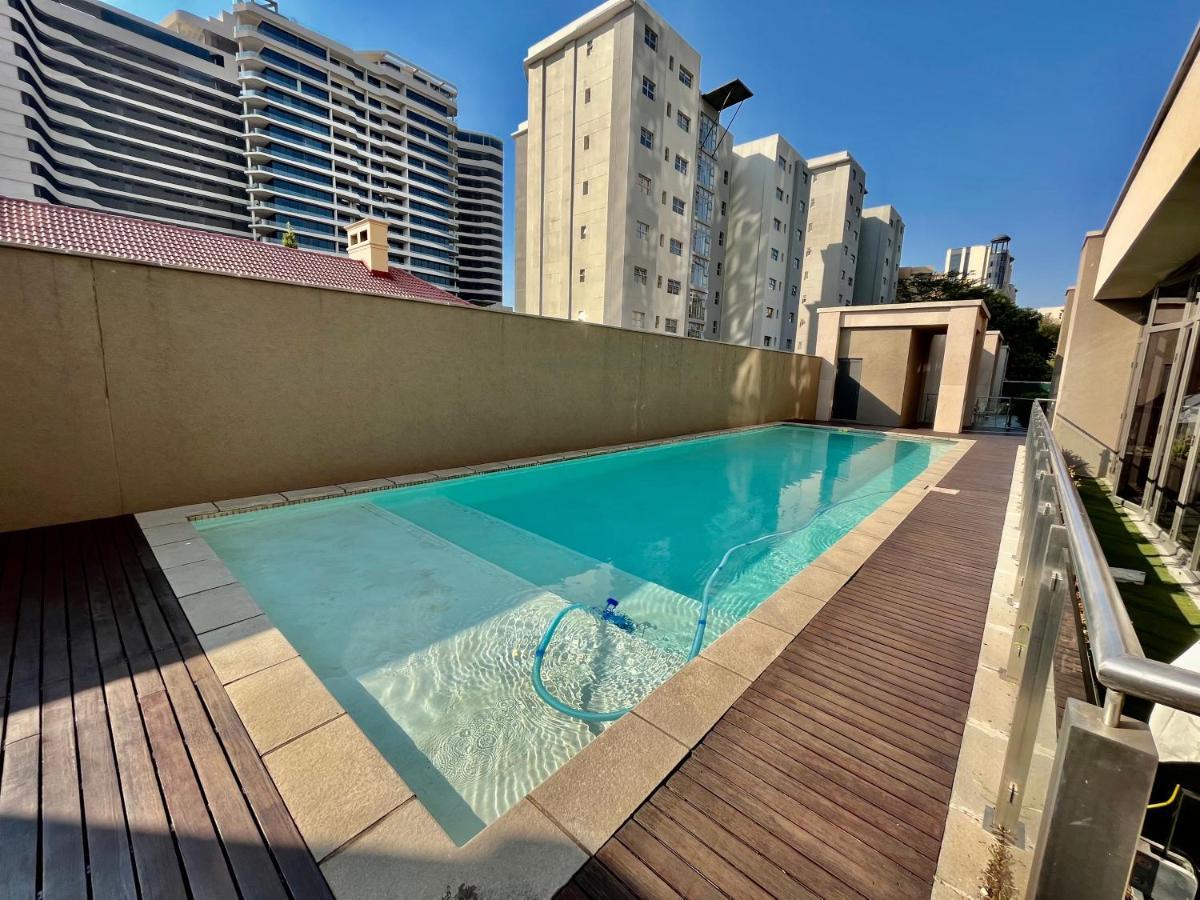 Căn hộ A Cozy At Sandton Skye Johannesburg