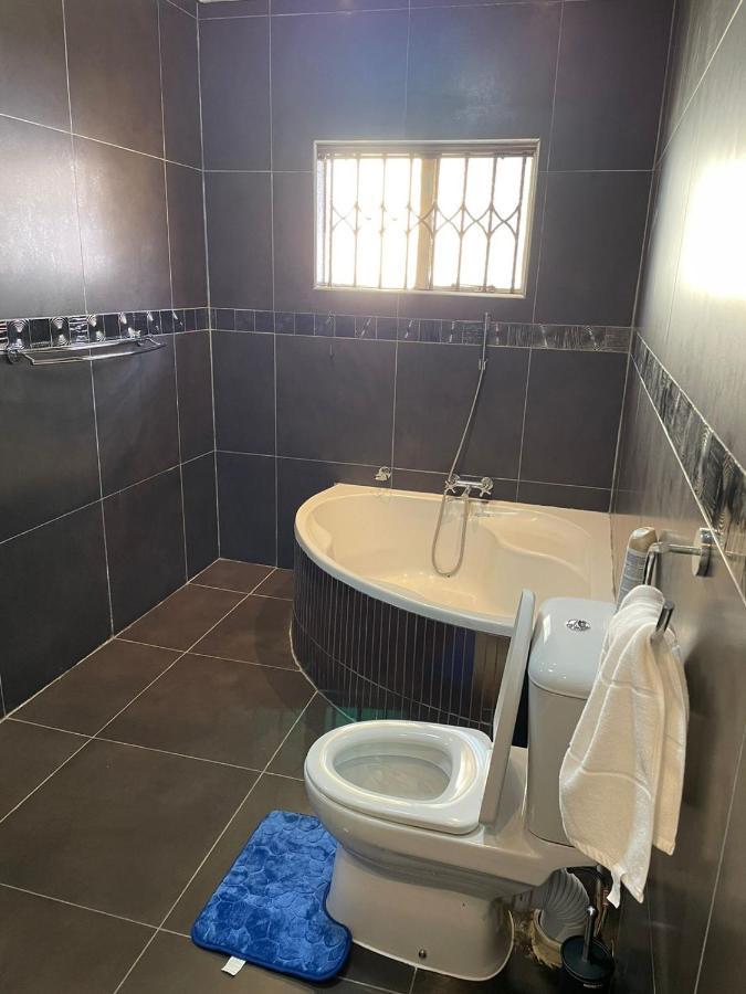 76 Darwin Johannesburg