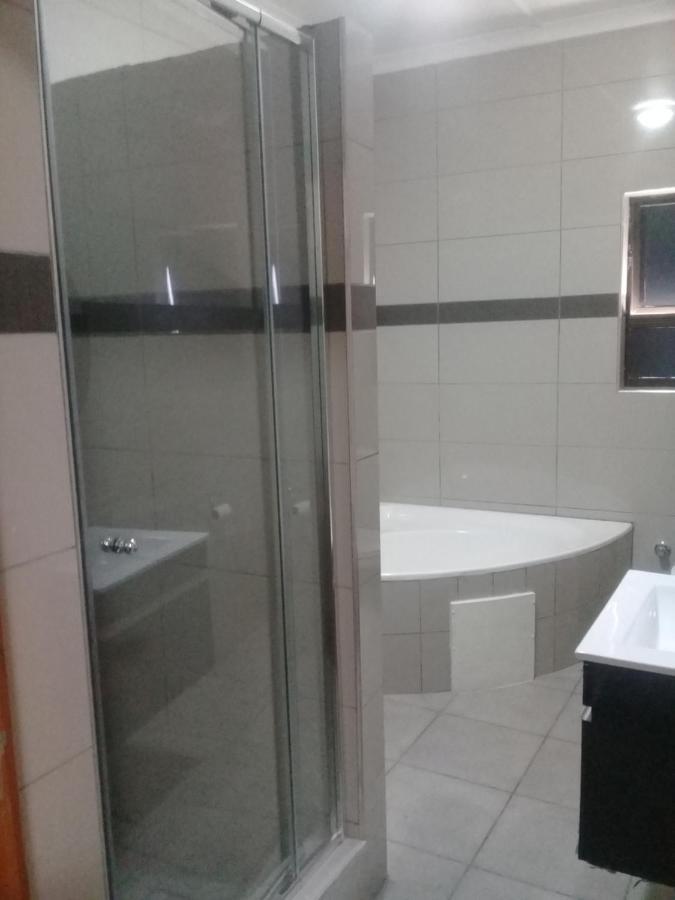 Miraton Eastgate Suites 3*