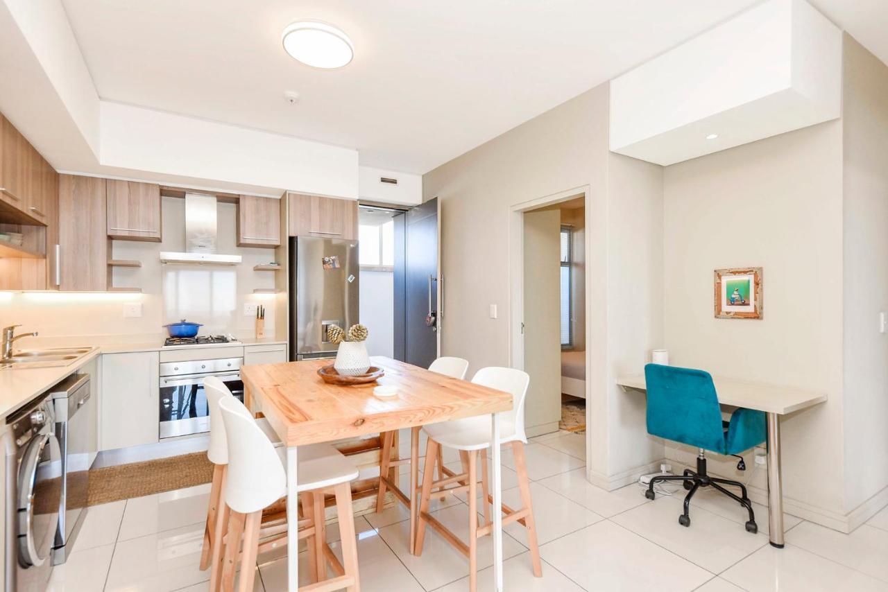 Tyrwhitt Luxury In Rosebank * Johannesburg