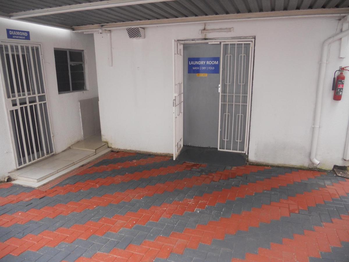 Aparthotel Mira Away *