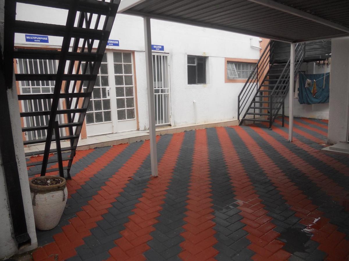 Aparthotel Mira Away *