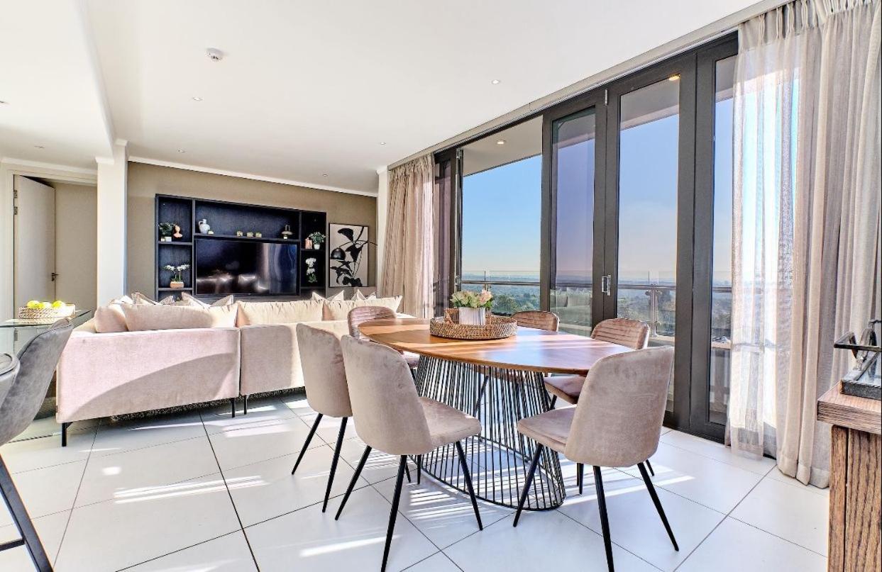 Modern Luxury Furnished In Sandton Johannesburg