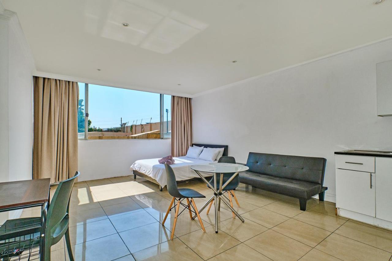 Hotel & Out Sandton Park Johannesburg