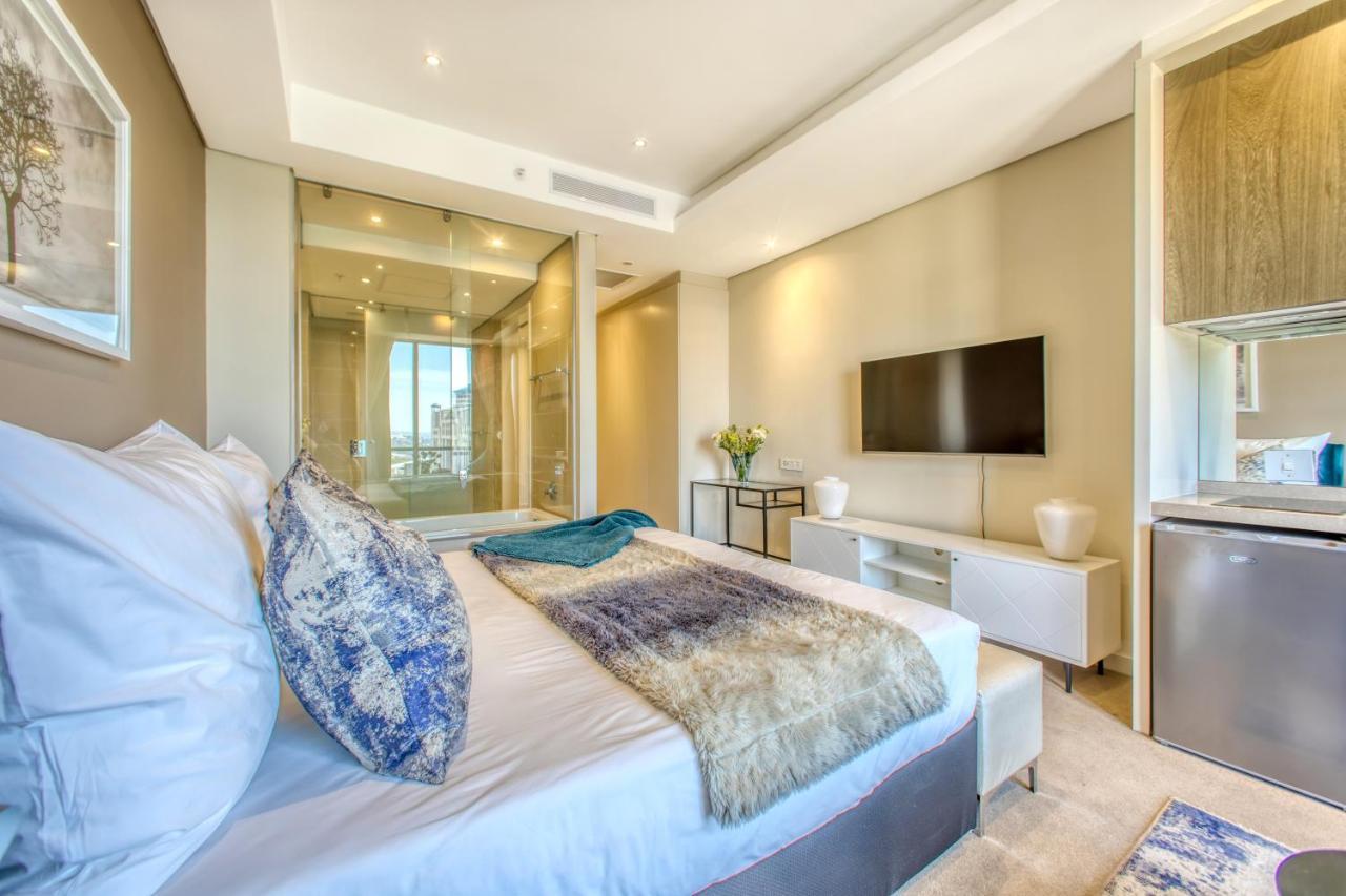 Sandton Skye Premium & Penthouses * Johannesburg