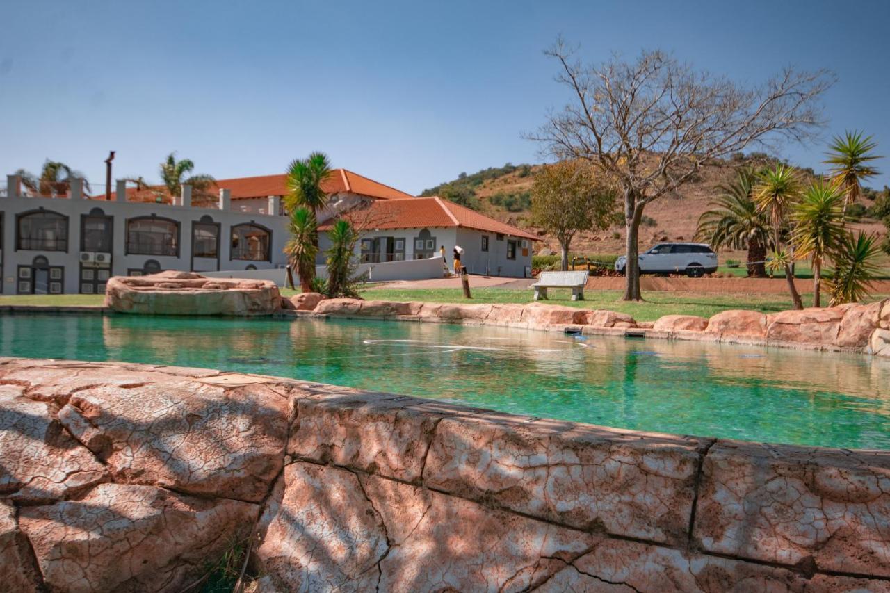Hotel Lapeng Hotel, Conference And Wedding Venue