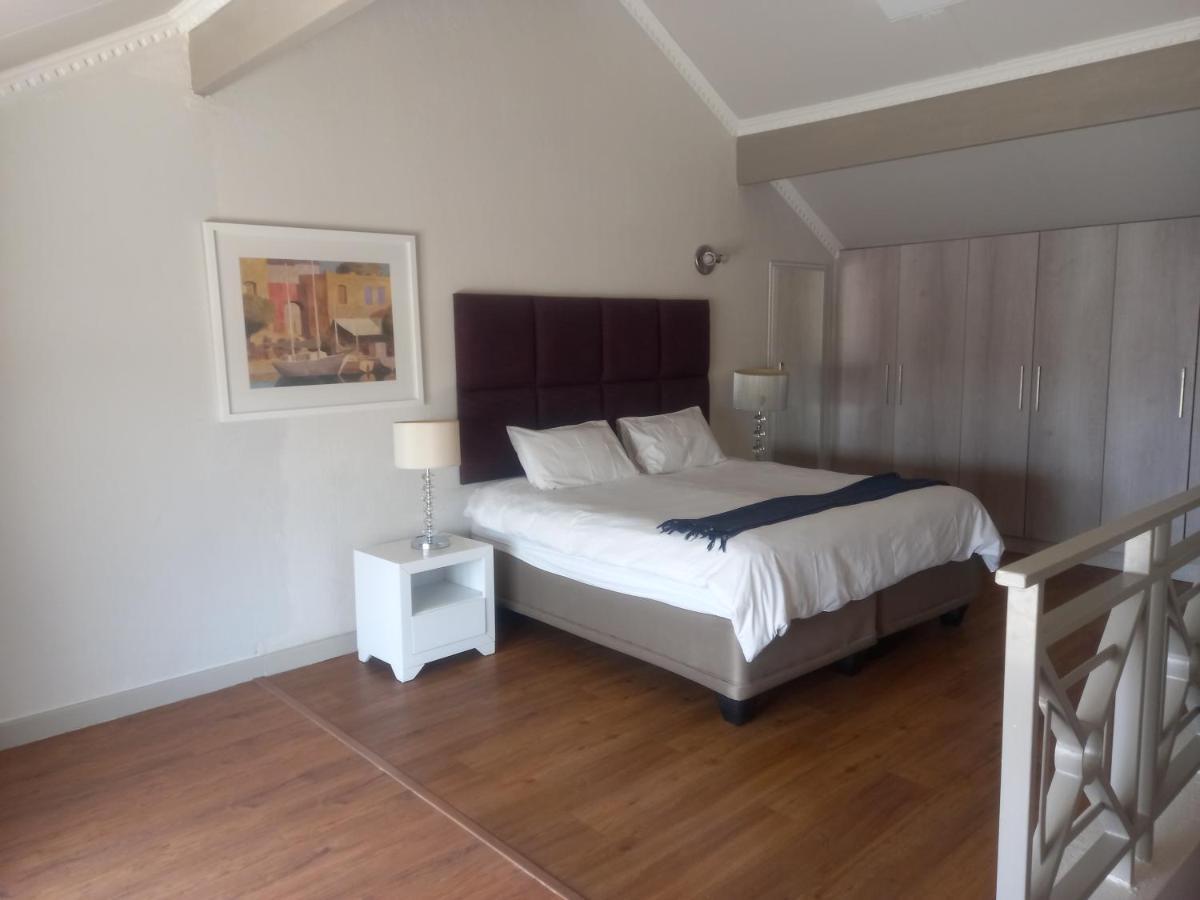 Mount Royal 29 - Large 1 Bed With Balcony Johannesburg