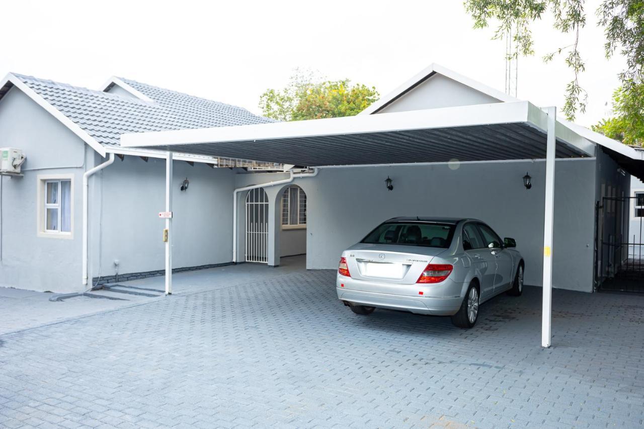 The Hide In Randburg Aparthotel *