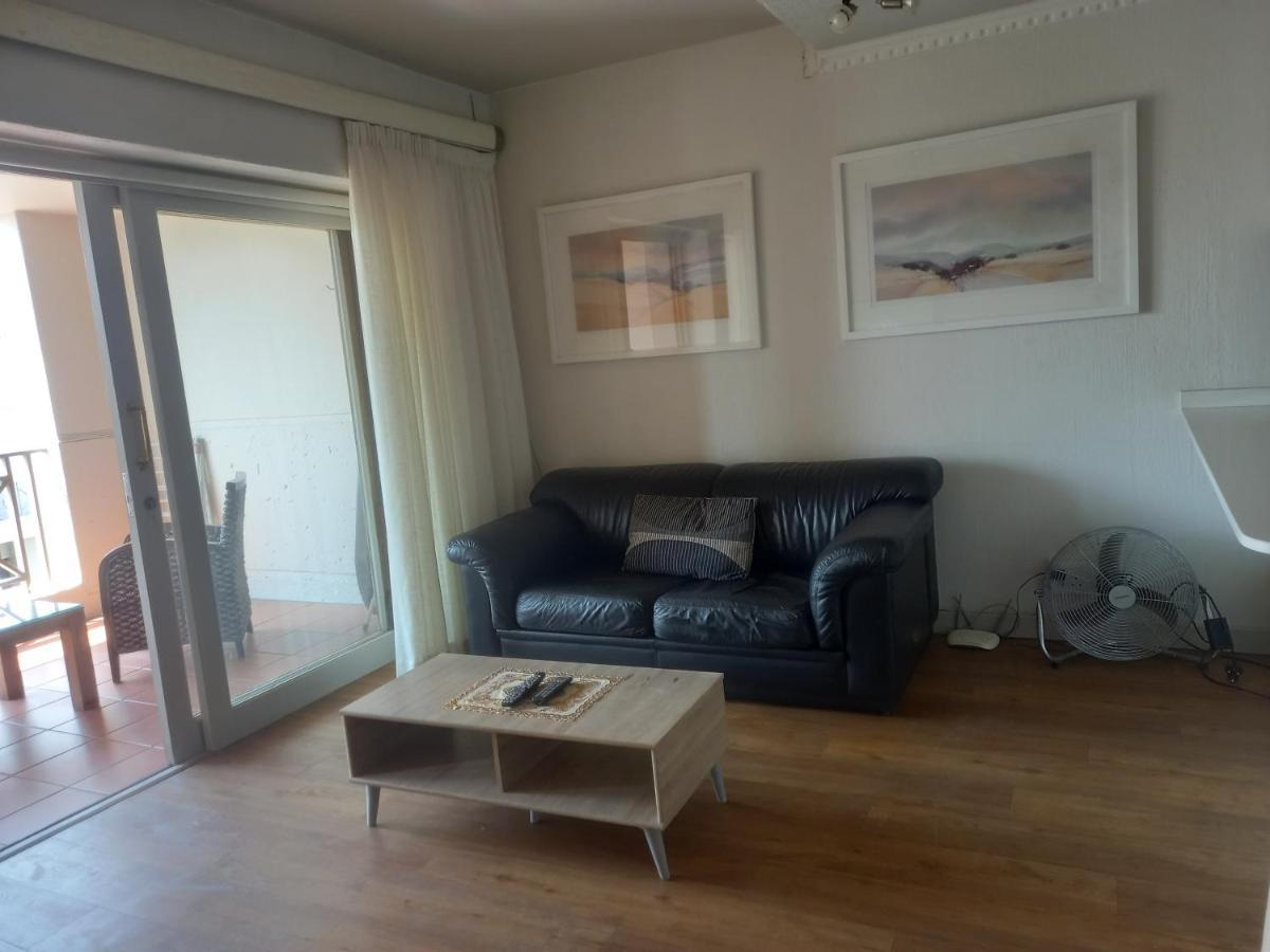 Mount Royal 29 - Large 1 Bed With Balcony *