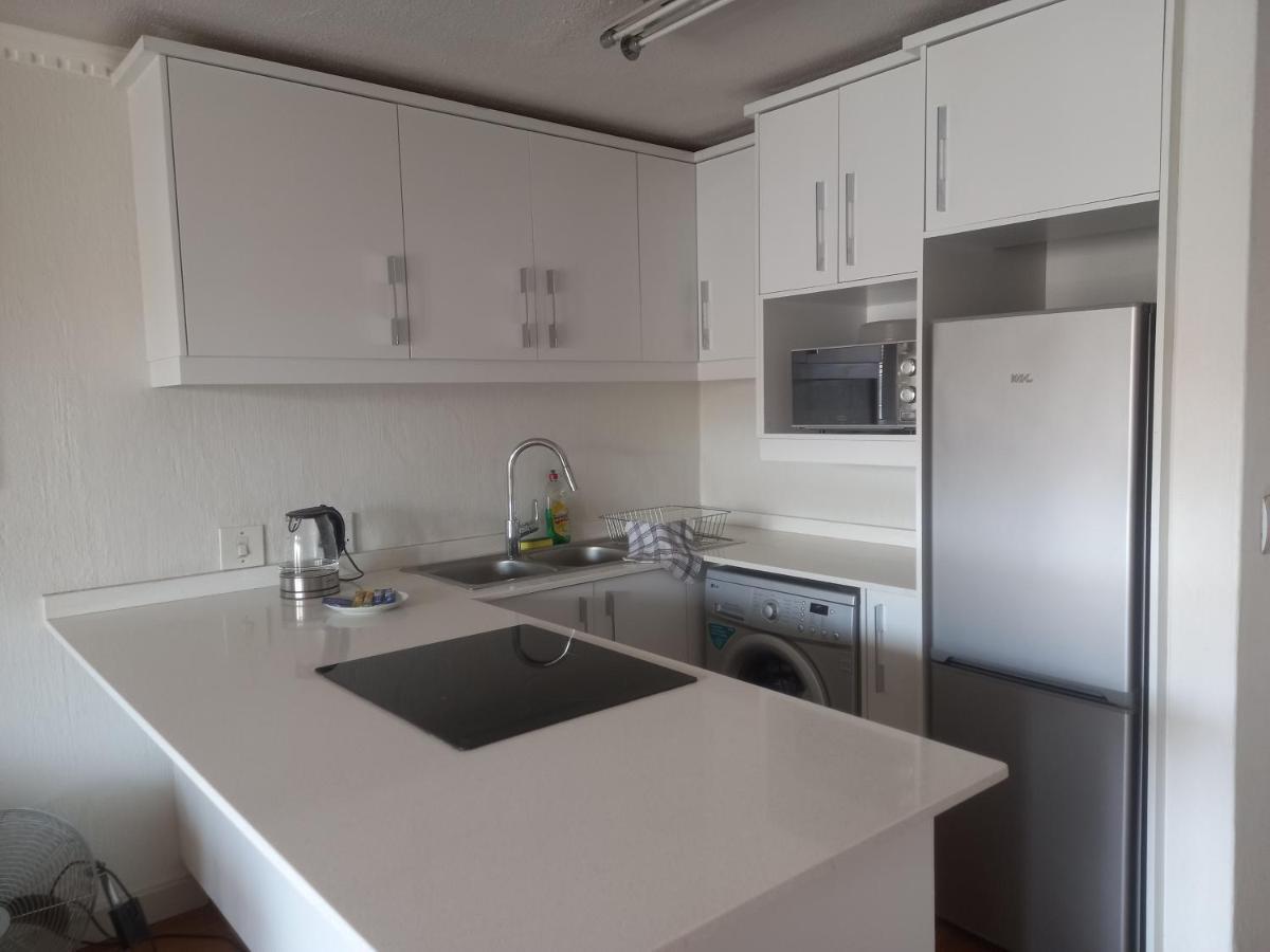 Mount Royal 29 - Large 1 Bed With Balcony *