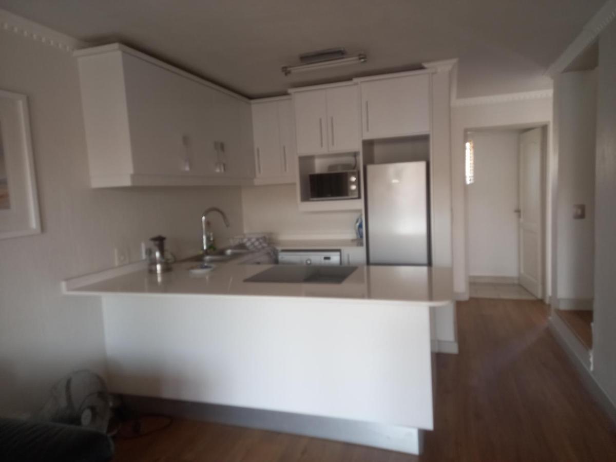 Mount Royal 29 - Large 1 Bed With Balcony Apartment *
