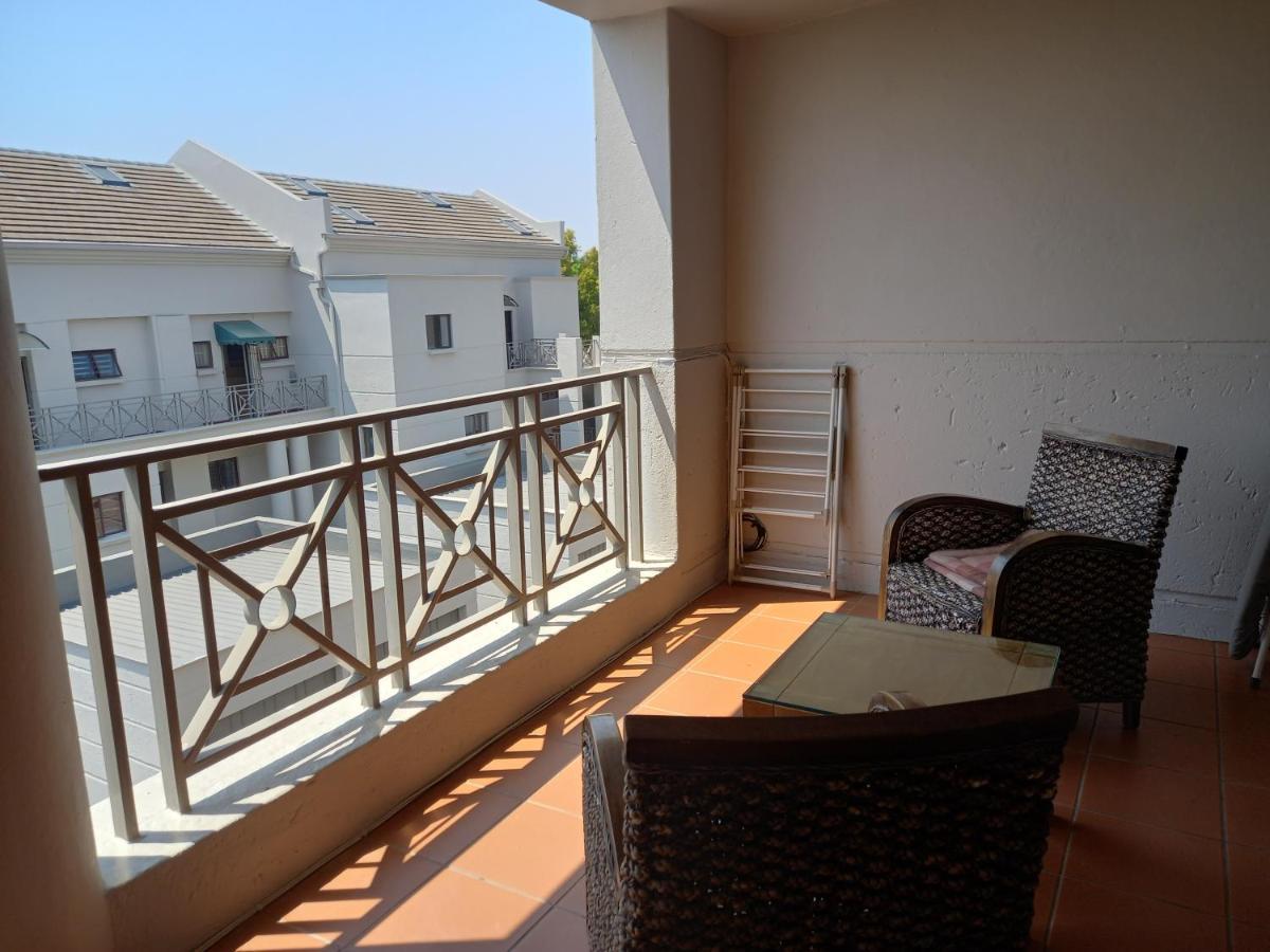 Mount Royal 29 - Large 1 Bed With Balcony