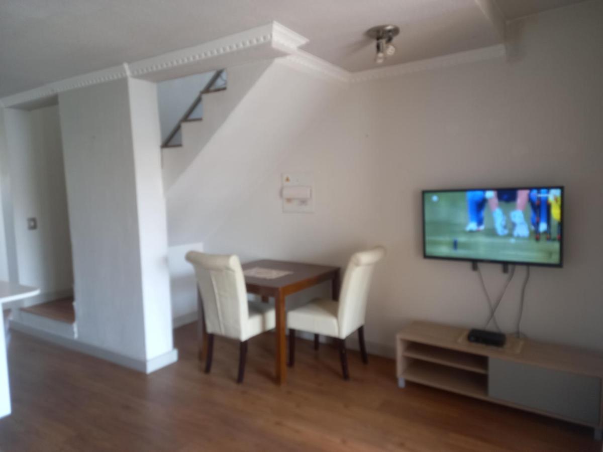 Mount Royal 29 - Large 1 Bed With Balcony Apartment Johannesburg