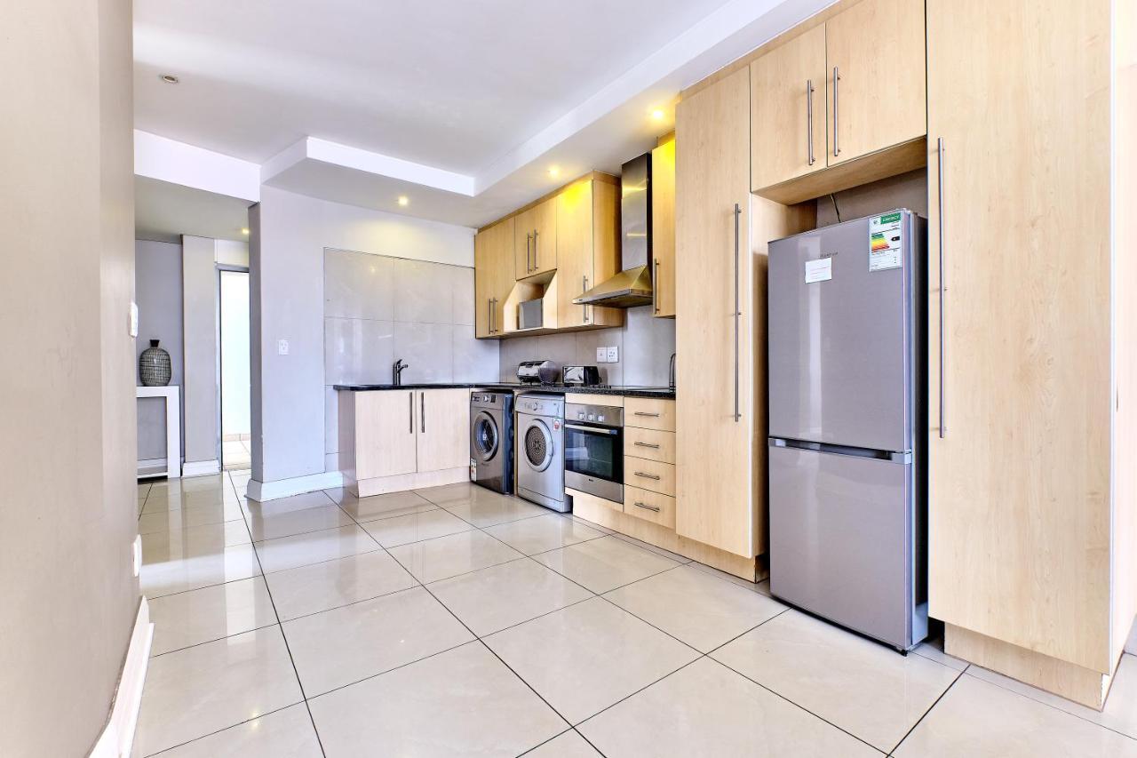 Apartment Sandton Serviced Apartments@hydro Johannesburg