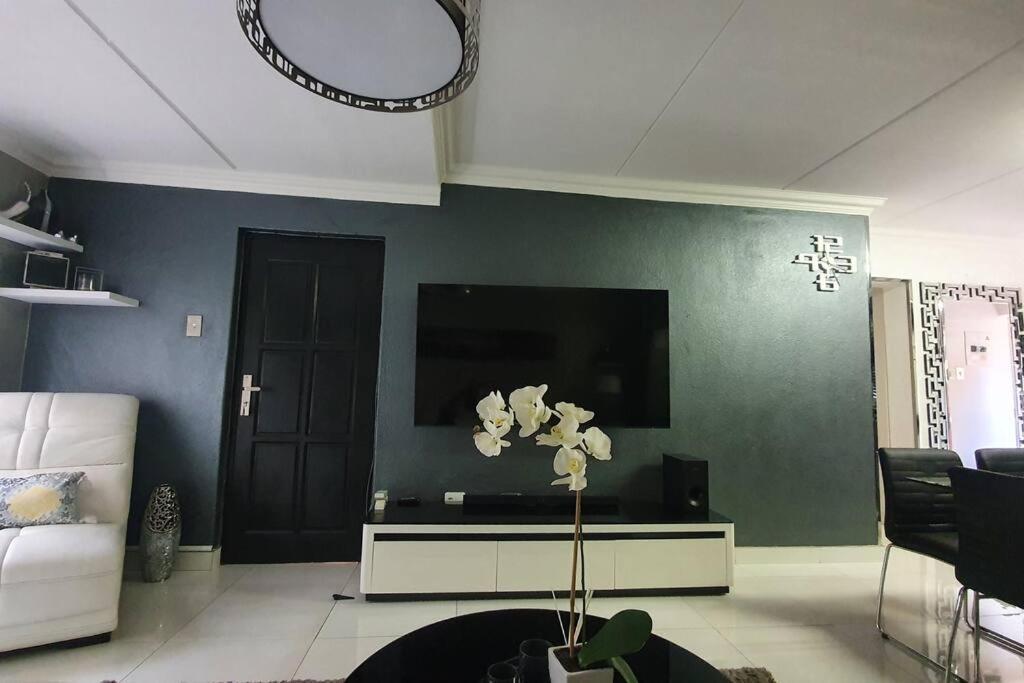 Upmarket 3 Bedroom Apartment