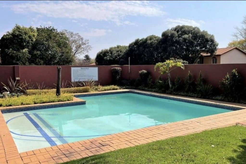 Upmarket 3 Bedroom Apartment Johannesburg