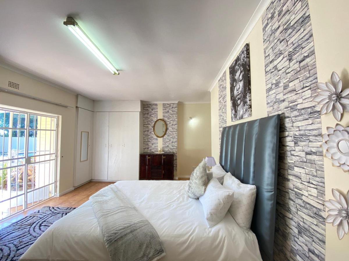 Dmpire * Johannesburg