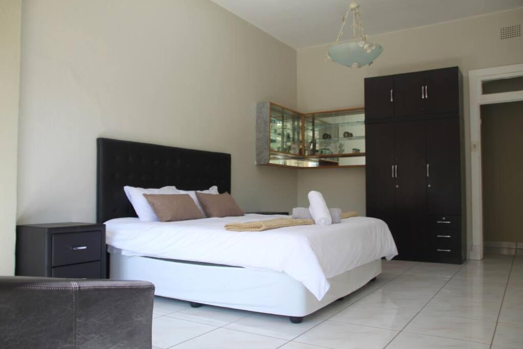 Beautiful In Houghton Villa *