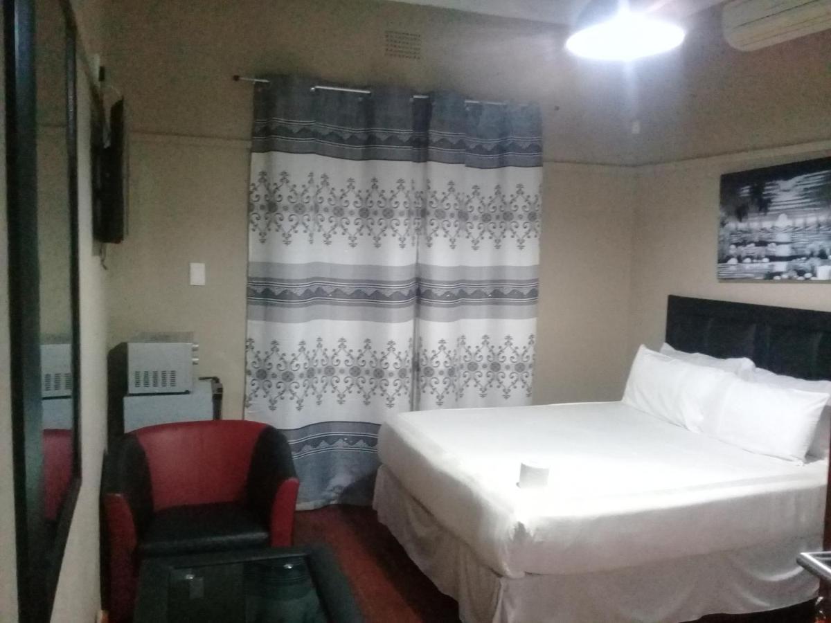 Acomodação com café da manhã  Miraton Eastgate Suites Joanesburgo