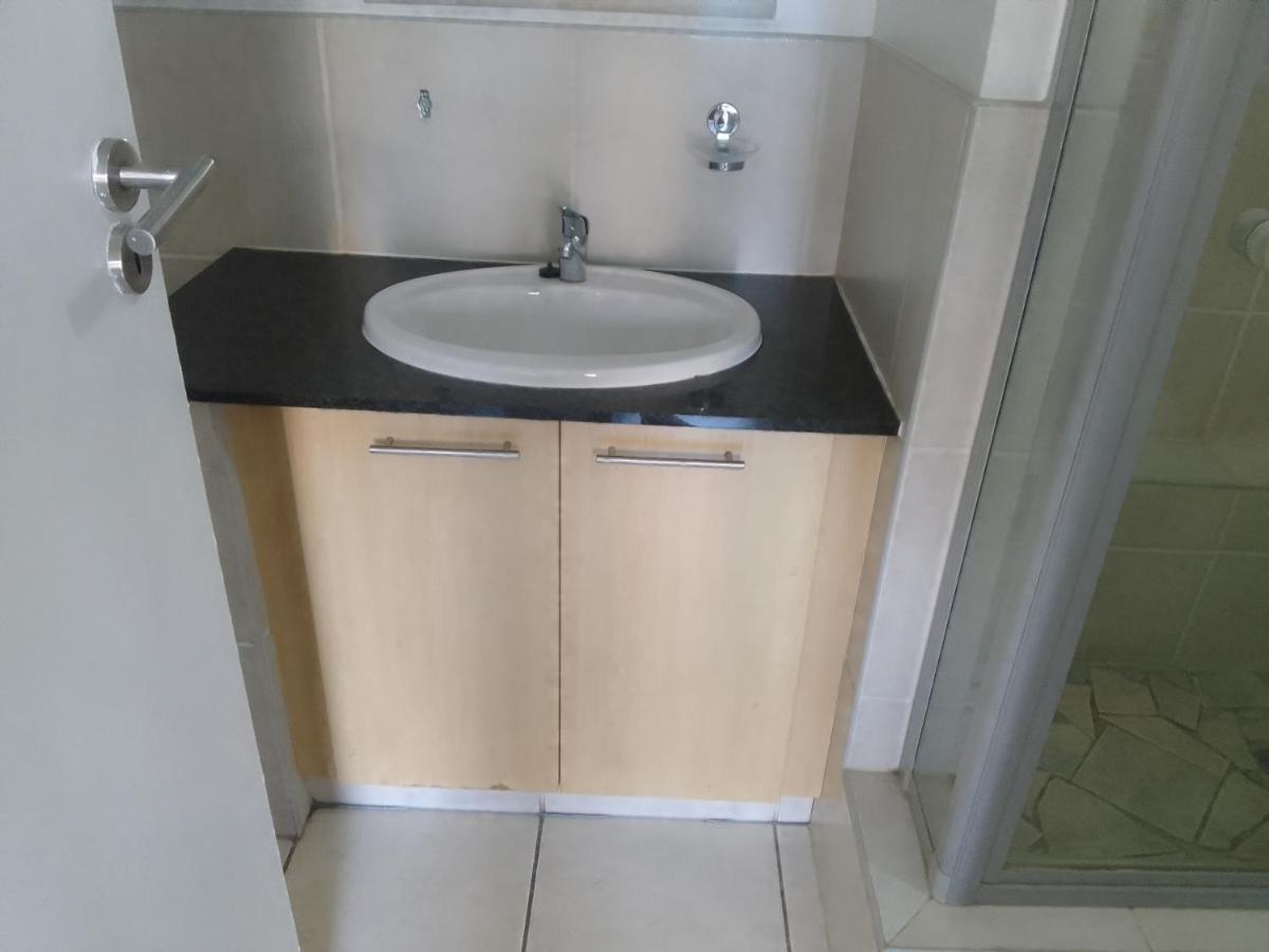 Apartment B&m Sandton Apartment.