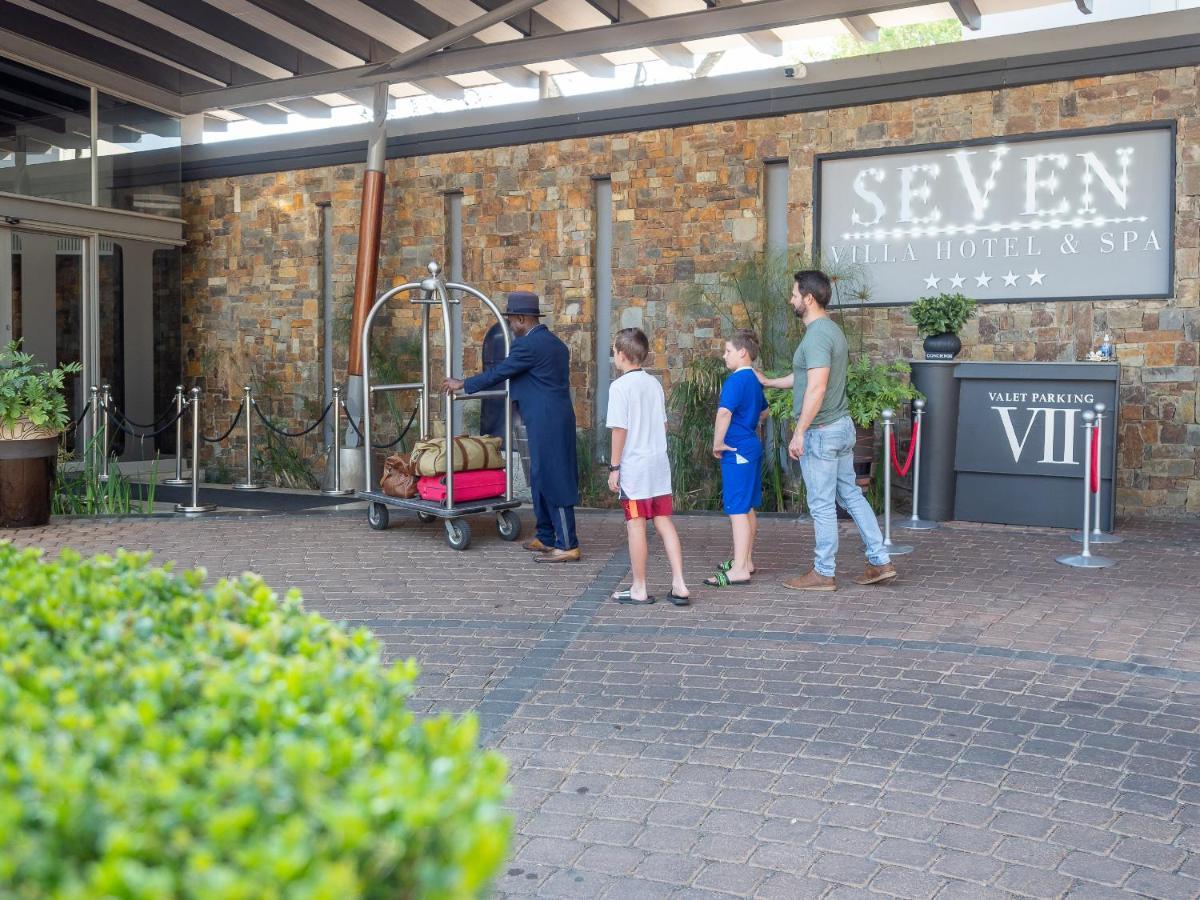 Seven & Hotel