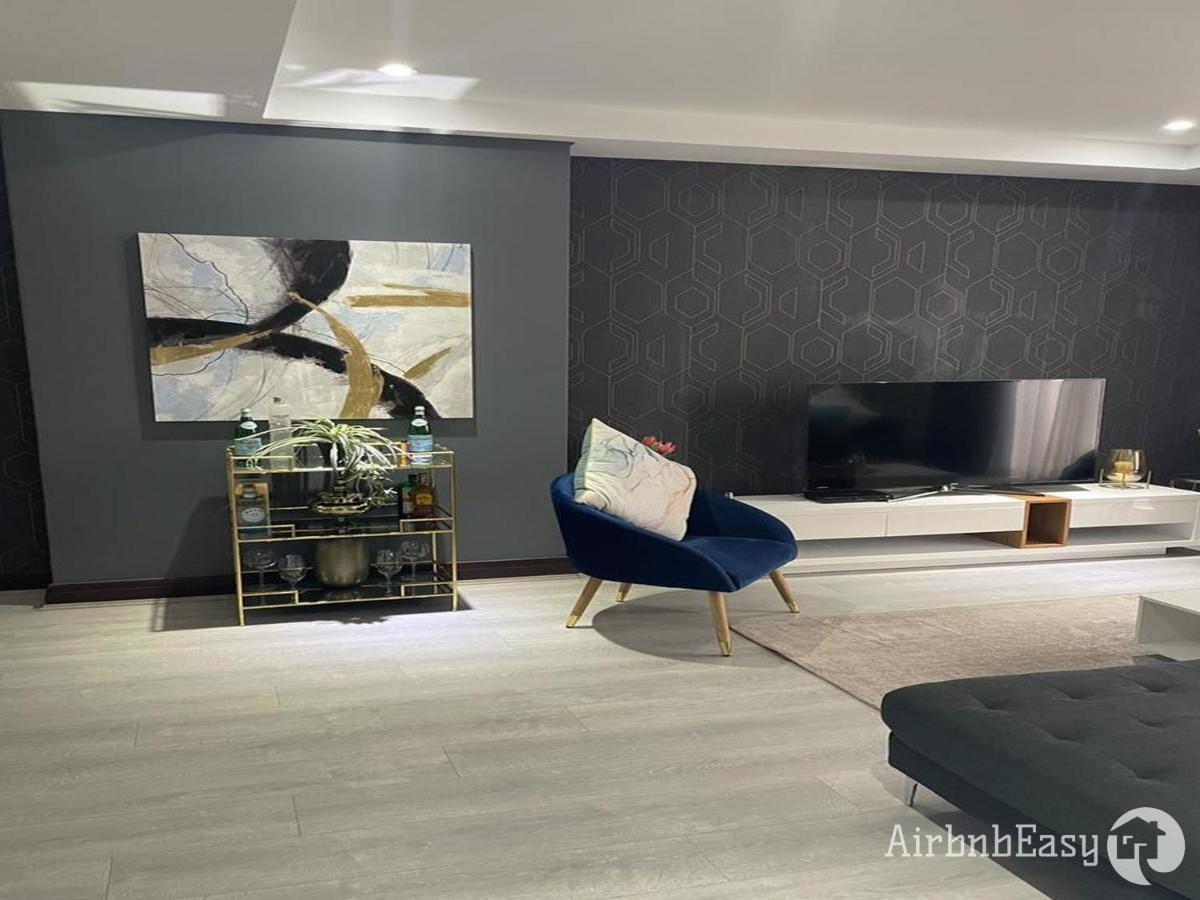 Luxury - Michelangelo Towers Apartment *