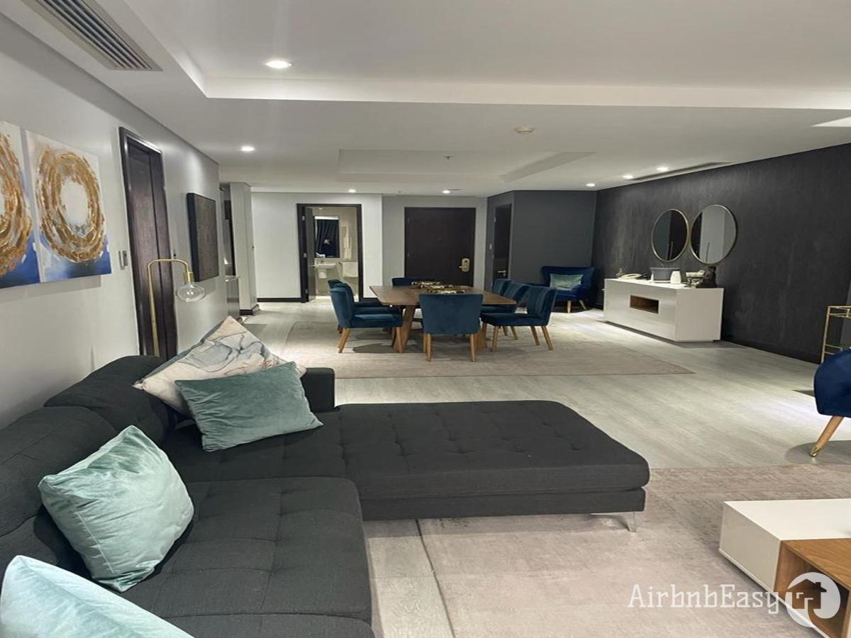 Luxury - Michelangelo Towers Apartment