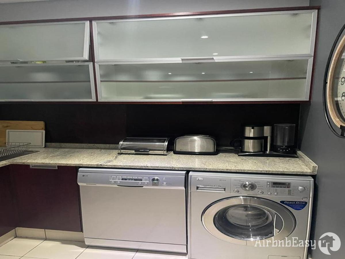 Luxury - Michelangelo Towers Apartment