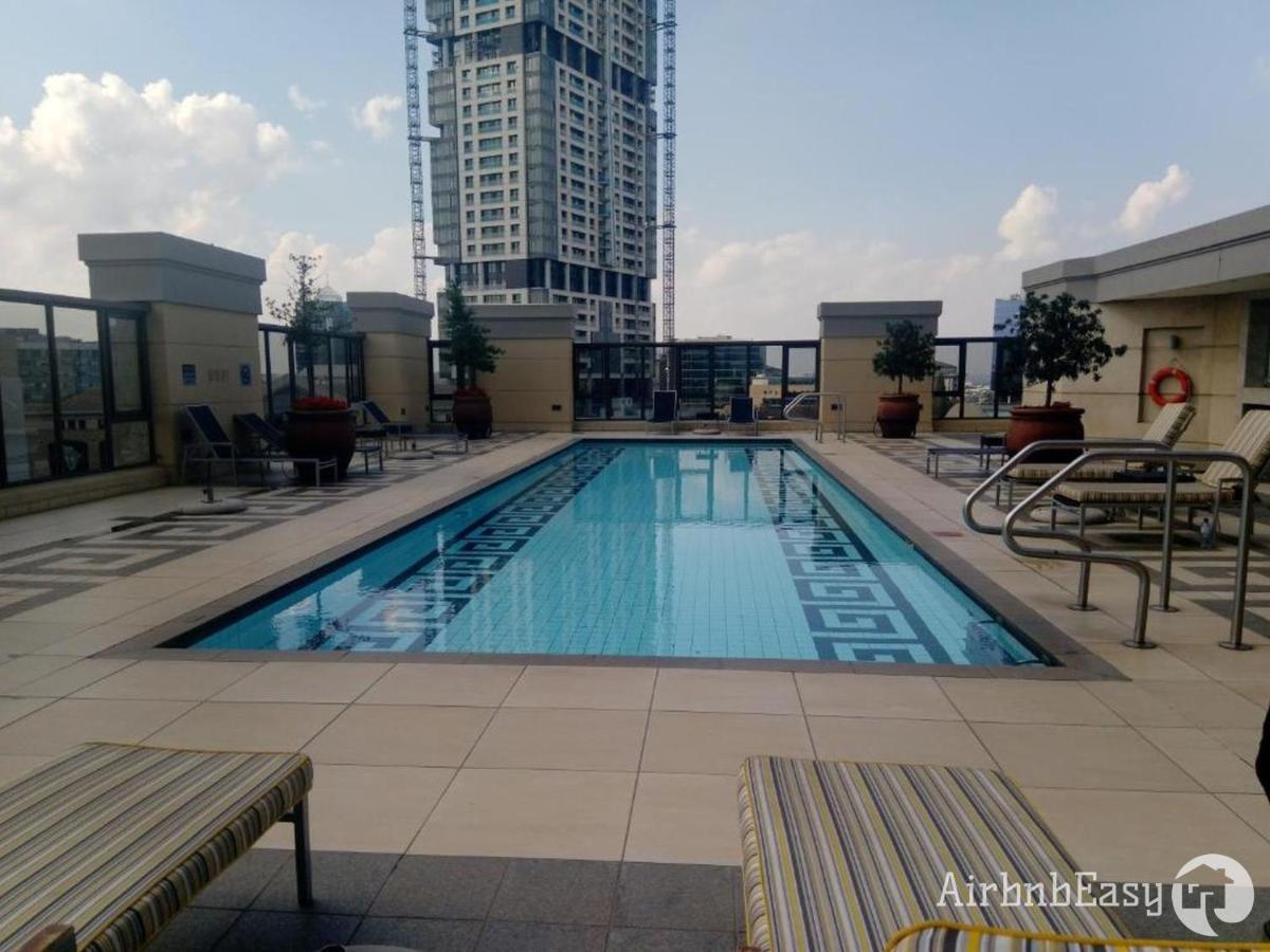 Luxury - Michelangelo Towers Johannesburg
