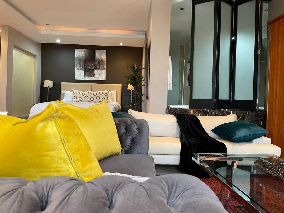 On 8th Apartment